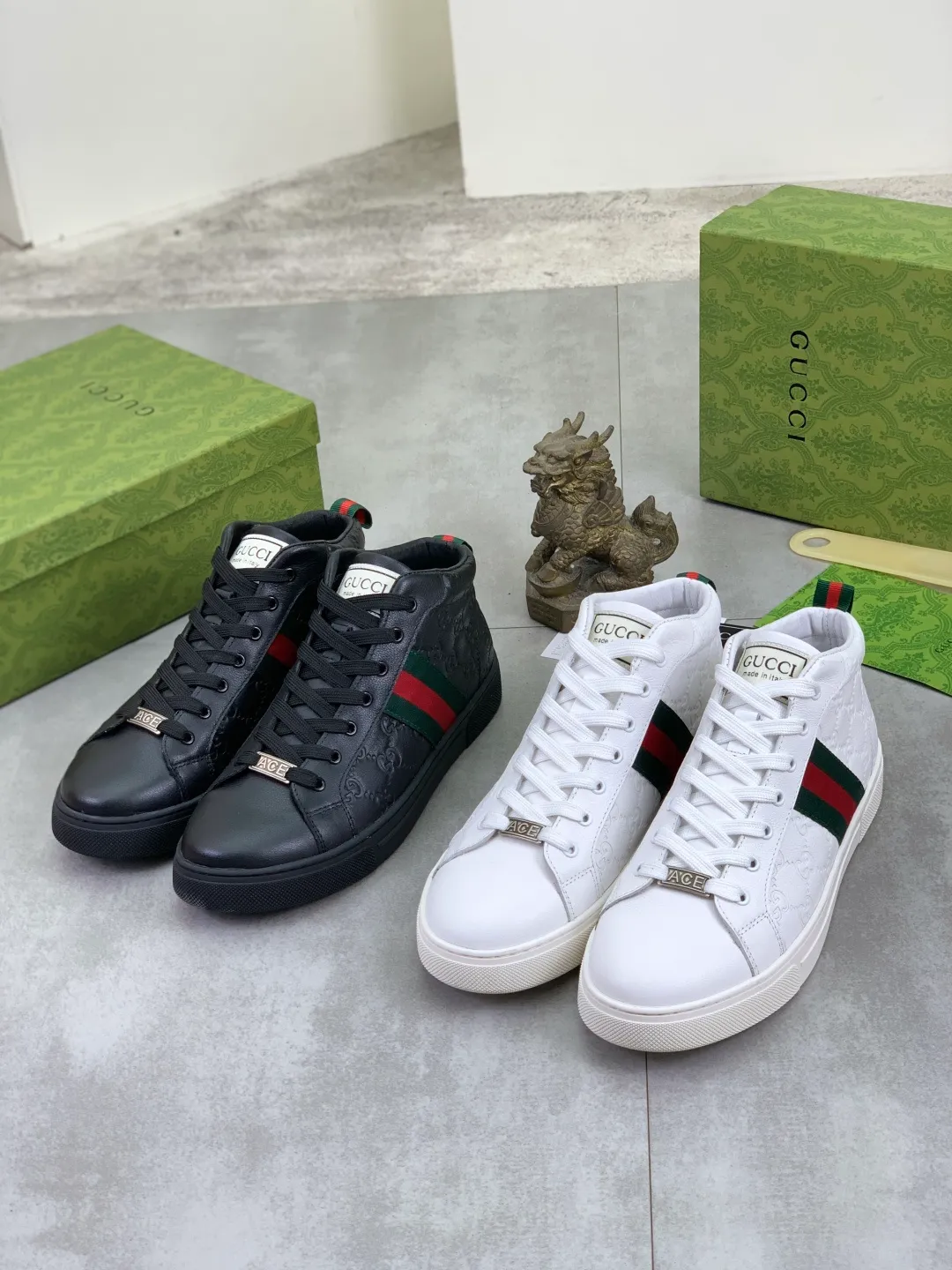 Men's shoes 💰P460 💰[New style]🆘 The latest model from Gucci GUCCI official website 🎁Classic casual fashion high-top men's shoes 👟Hot style 💥The version is simple and elegant, exclusive for trendy men. Unique official website latest brand elements 👑Gucci original decoration, fashionable and generous, original soft calfskin fabric➕Comfortable soft first-layer pigskin lining ✅The official website specifies the wear-resistant casual outsole, the classic model is taken in kind🎬Color: 4️⃣colors available😍Number: 38-44